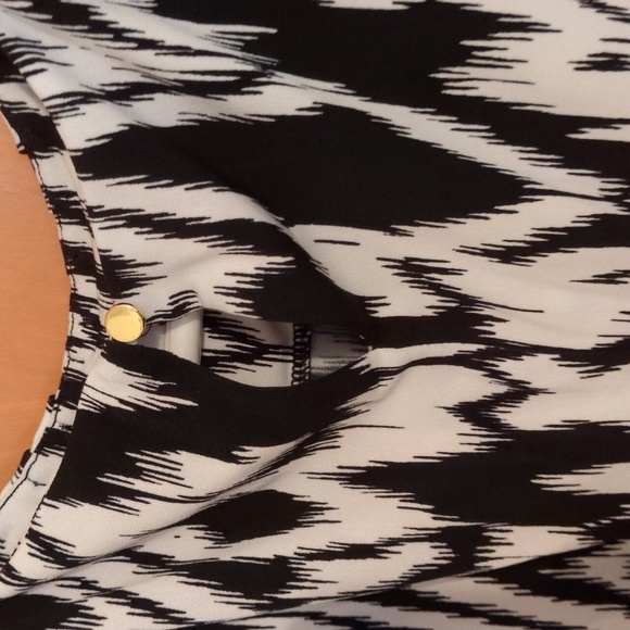 Calvin Klein Monochrome Patterned Tank Top - Picture 4 of 5